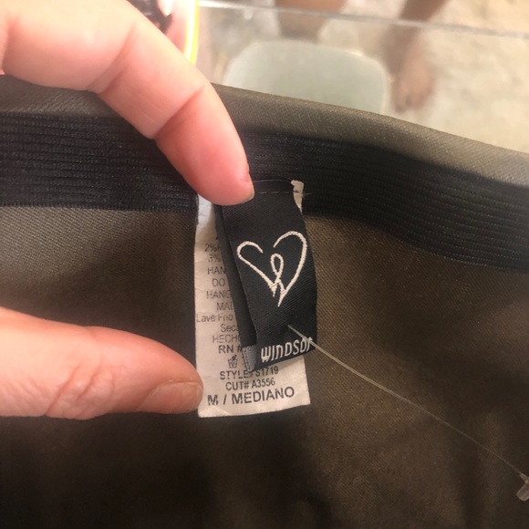 SOLD Skirt - Picture 5 of 5